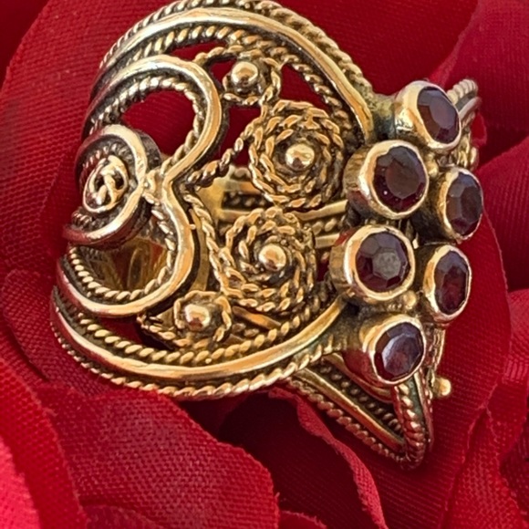 14K Antique Garnet Yellow Gold Ring - Picture 2 of 4